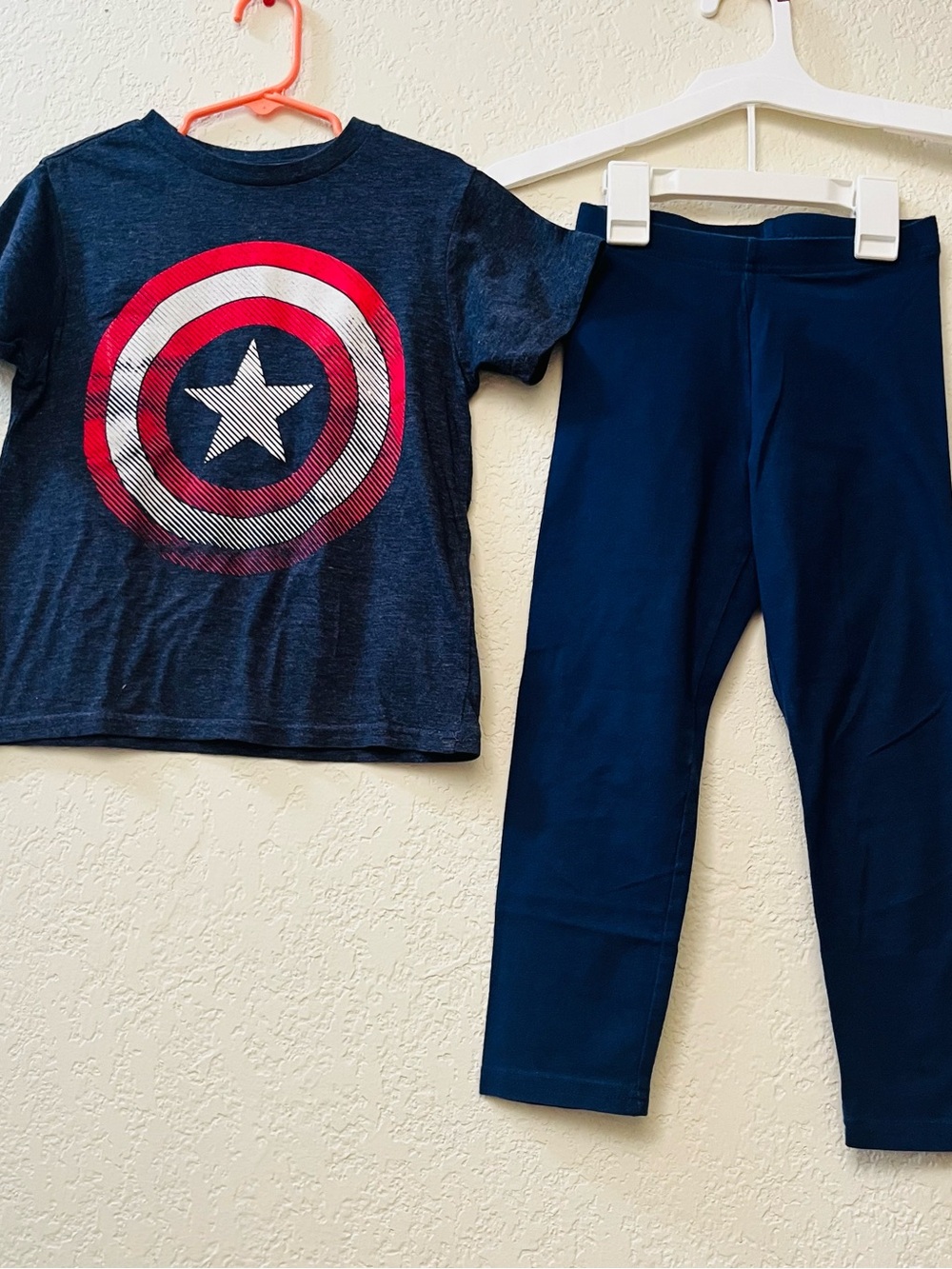 Captain America Graphic Tee-xs & old navy leggings-M